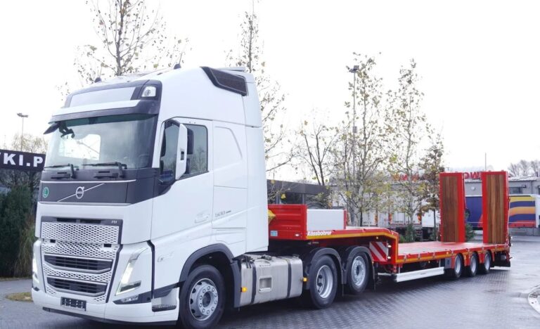 Преимущества грузоперевозок тентованными фурами